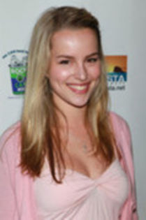 46237769_AITUAJYZZ - cine e fan bridgit mendler