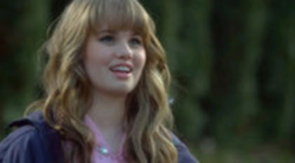 45880102_OGFJIUIAI - cine e fan debby ryan