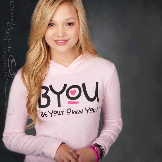 23376_414302118650547_276081478_n - olivia holt