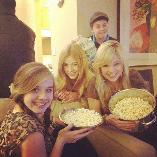 536085_280313232056834_1976871051_n - olivia holt