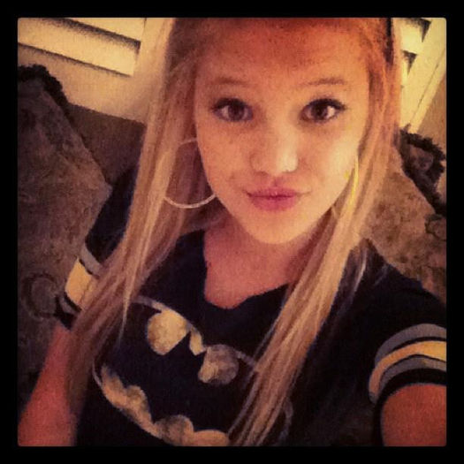 391034_204390386315786_374414769_n - olivia holt