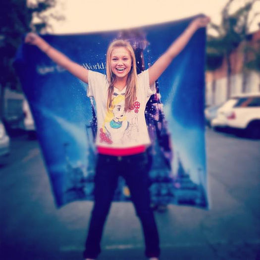 381824_203737636381061_1679328143_n