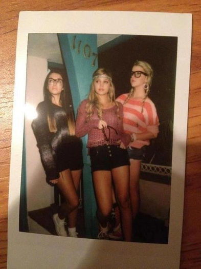 560583_362329660521857_2031362870_n