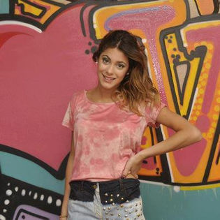 486132_546850195353531_155868911_n - violetta