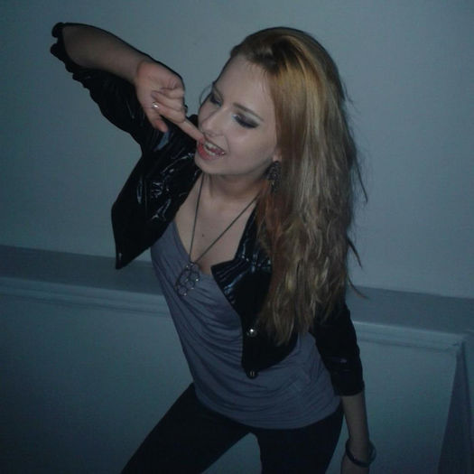 12601_111325999036895_1460853233_n