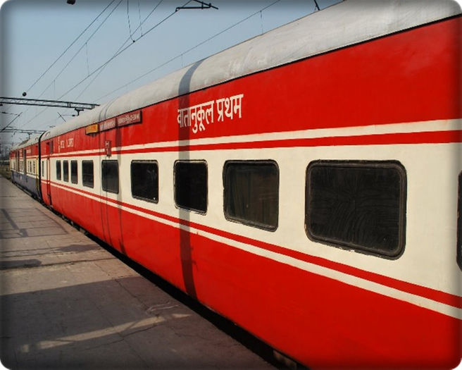 ●  Rajdhani Express Train ● - x - Mijloace de transport