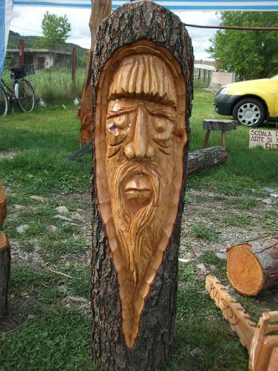 BUNICU - sculptura cu drujba