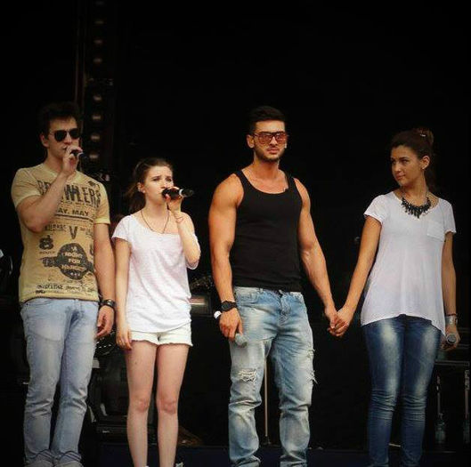 10611_457369901020789_164839851_n