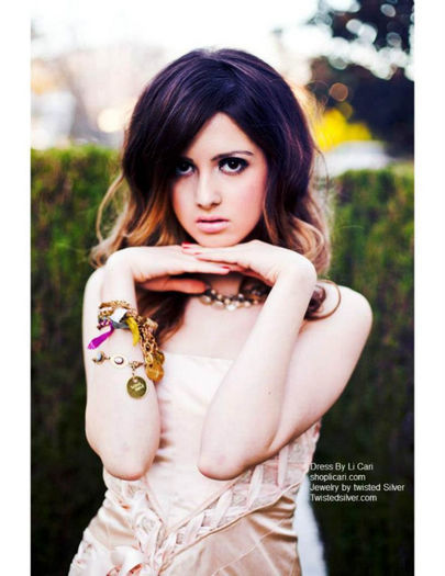 312305_463325140407155_1701311785_n - laura marano