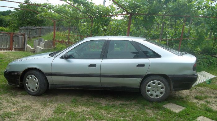 SAM_5093; Masina renault safrane din 1995, adusa din Franta, cu acte valabile,pret 1000 euro.
