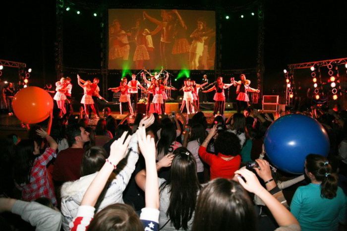la-la-band-img-2-concert-lala-love-sala-palatului_c6bc040272bfba - Concerte LaLa Band