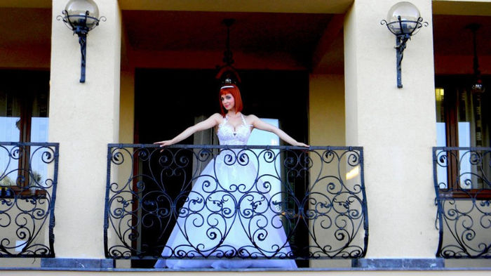 319173_211709315563455_2051792065_n