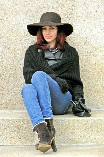 933908_4894277037005_141001170_n