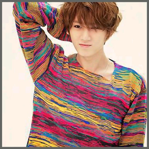 [:)] ..:o3 ma iubesti pentru ca sunt prostut? :o3.. :-" ..