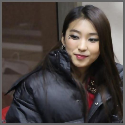 [:)] Ba daa :o3 :">..