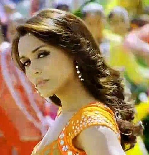 discowale khisko song (21) - Rani Mukherjee