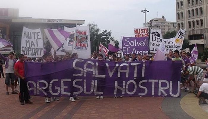 suporterii-lui-fc-arges-nu-sunt-de-acord-ca-steaua-sa-joace-la-pitesti-209872