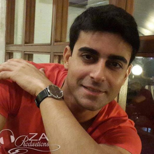 395181_163994533773321_1598135327_n - Gautam Rode
