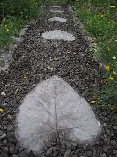 dale de beton "frunza"