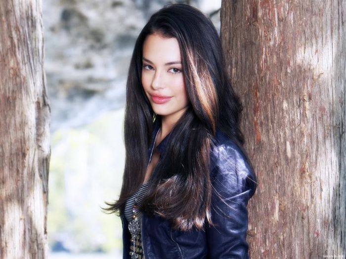 ♥Chloe Bridges♥