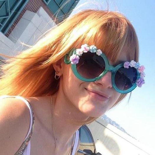 942596_517585954943341_595624905_n - poze cu bella thorne