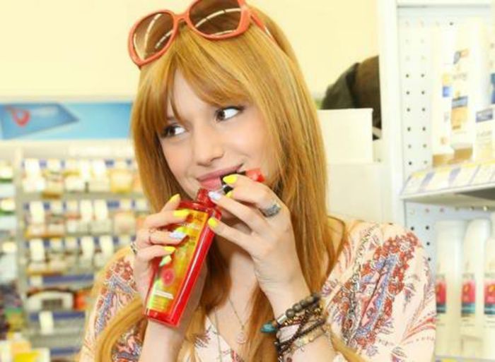 33 - alegeti o poza neocupata cu bella thorne