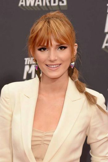 38 - alegeti o poza neocupata cu bella thorne