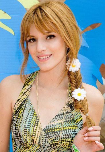 44 - alegeti o poza neocupata cu bella thorne