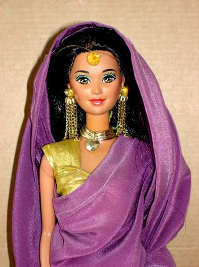 969624_606989669334168_1283027767_n - Indian Dolls