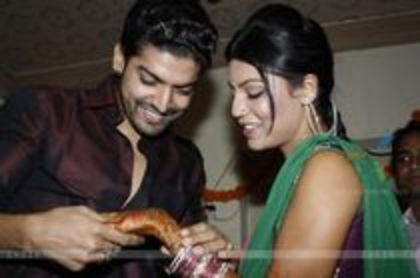 44522705_XKDZTUZPQ - Gurmeet Choudhary-Yash Schindia