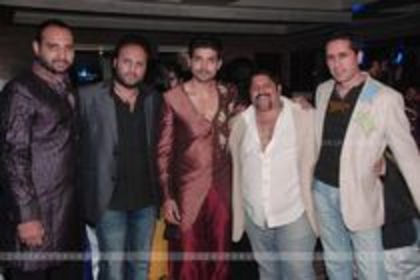 44522730_OFEBRGHLV - Gurmeet Choudhary-Yash Schindia