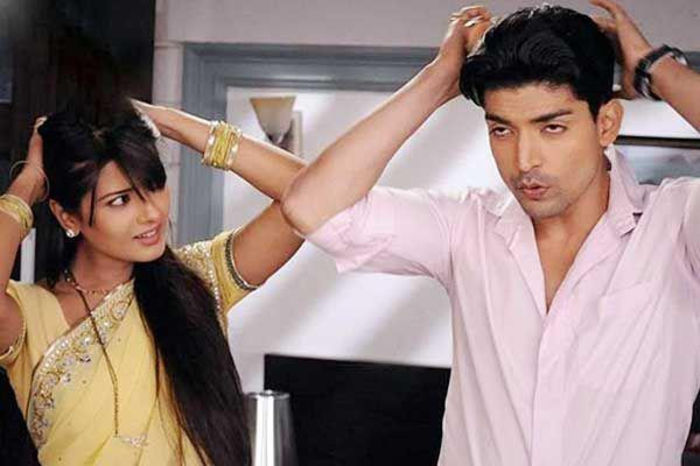 428720_536996759695738_301297649_n - 3-Aarti-Kratika Sengar si  Yash-Gurmeet