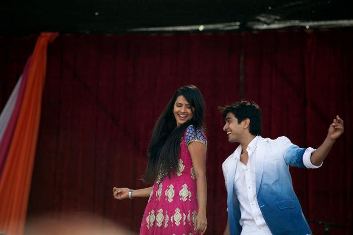 543885_423770254365223_76490835_n - Kratika Sengar-Aarti