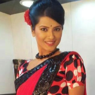 380686_467564389972309_1806619253_n - Kratika Sengar-Aarti