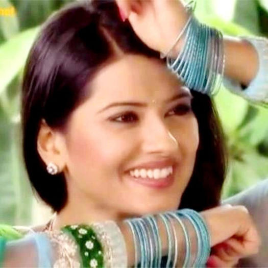 425493_468898363172245_989803151_n - Kratika Sengar-Aarti