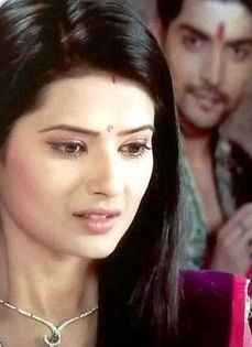 66057_460300297365385_897043657_n - Kratika Sengar-Aarti