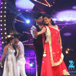 312875_459893197406095_2026707417_n - Kratika Sengar-Aarti