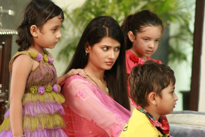377732_424553237606758_1700943386_n - Kratika Sengar-Aarti