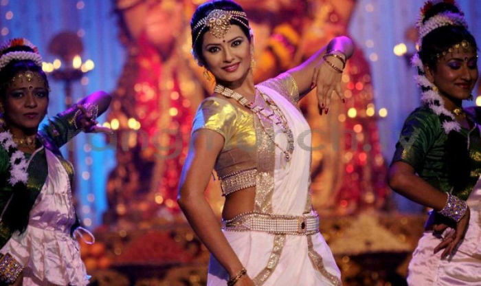 542227_427962593932489_1456312106_n - Kratika Sengar-Aarti