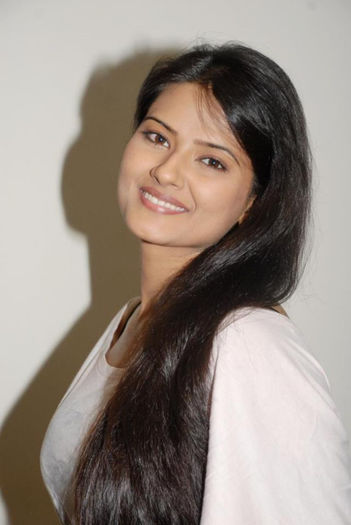 578482_437262026335879_1964030782_n - Kratika Sengar-Aarti