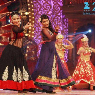 558940_458631730865575_537375173_n