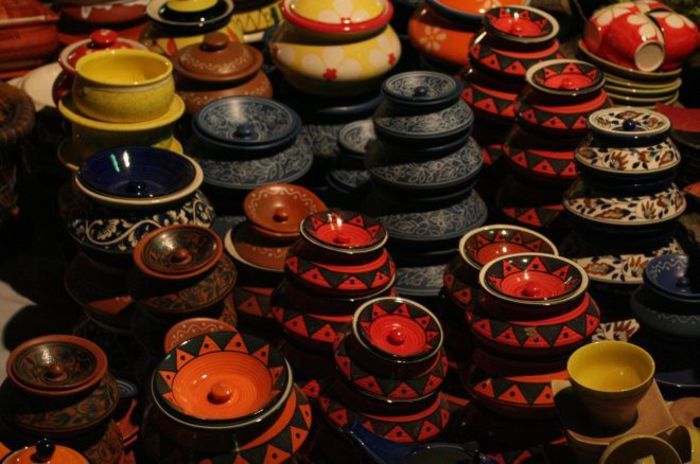 Traditional_pottery_in_Dilli_Haat - Delhi