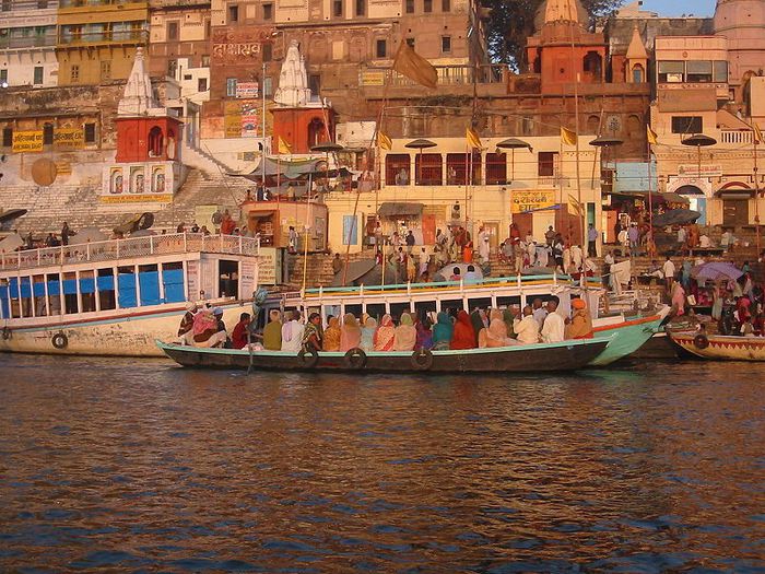 800px-Dashashwamedha_ghat_on_the_Ganga,_Varanasi - Varanasi