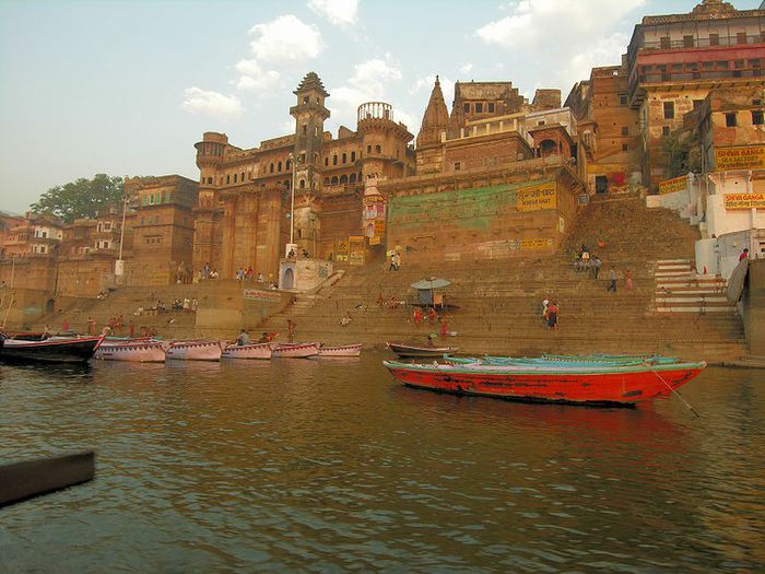 800px-Varanasi_1