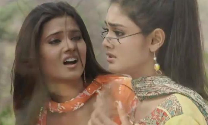 542678_10200181705019364_73995233_n - Gurmeet si Kratika love