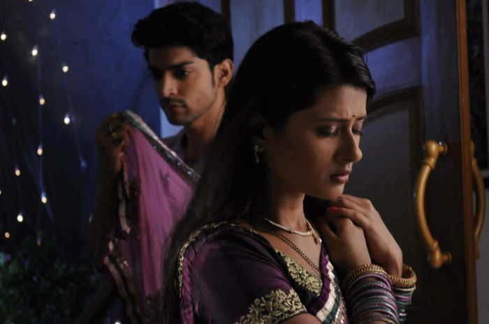 553081_271896969609348_986421868_n - Gurmeet si Kratika love