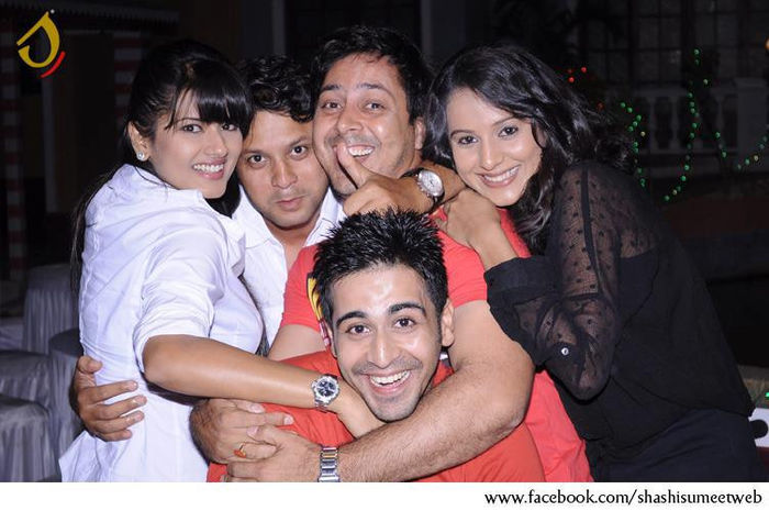 13913_529981827045827_1591633292_n - 3-Aarti si Yash