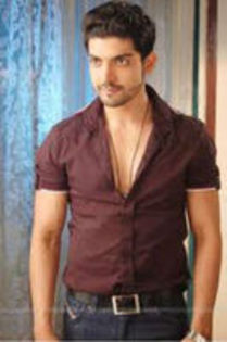 87968863_GYMWYVV - 3-Aarti si Yash