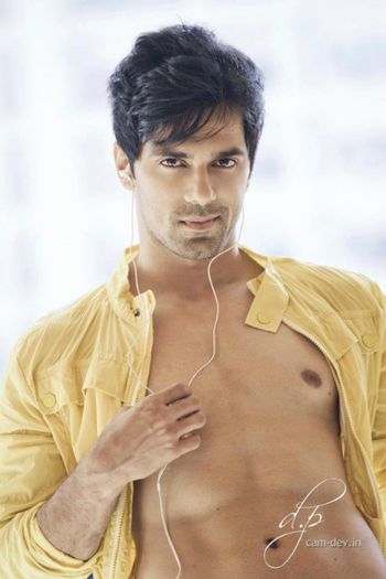 546327_380730001962834_258769668_n - Anuj Sachdeva