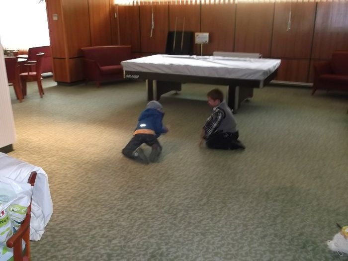 EU ZIC SA FACEM SI UN BILIARD